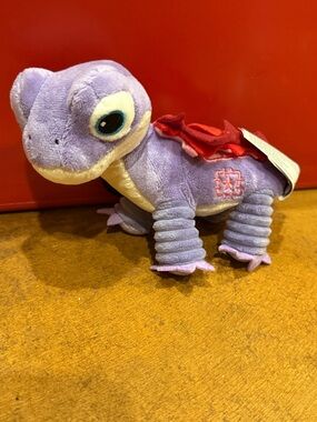 Scentsy LIKE NEW with JAR Disney Bruni plu